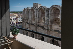 Studio avec balcon donnant sur les Arènes d’Arles